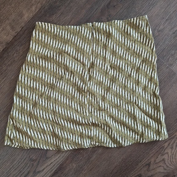 Reformation Mini Skirt Sz-8 - Picture 6 of 7